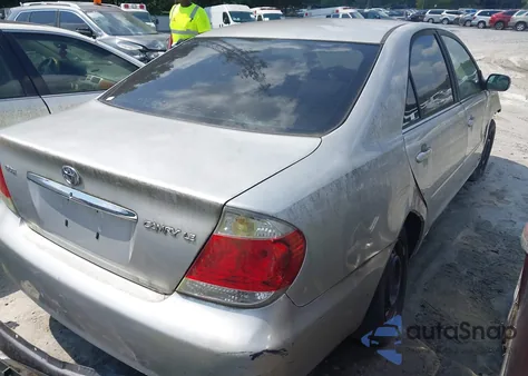 2006 Toyota Camry Le z USA, uszkodzony, nr VIN 4T1BE32K06U656299